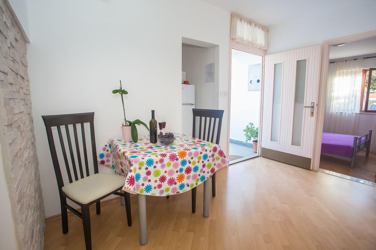 App. Fiorela Hotel Poreč Eksteriør billede