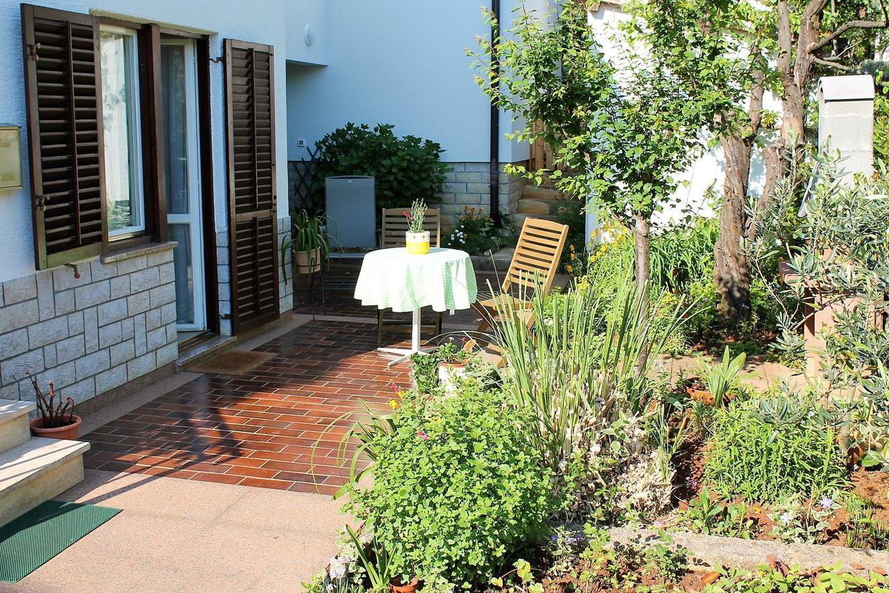 App. Fiorela Hotel Poreč Eksteriør billede