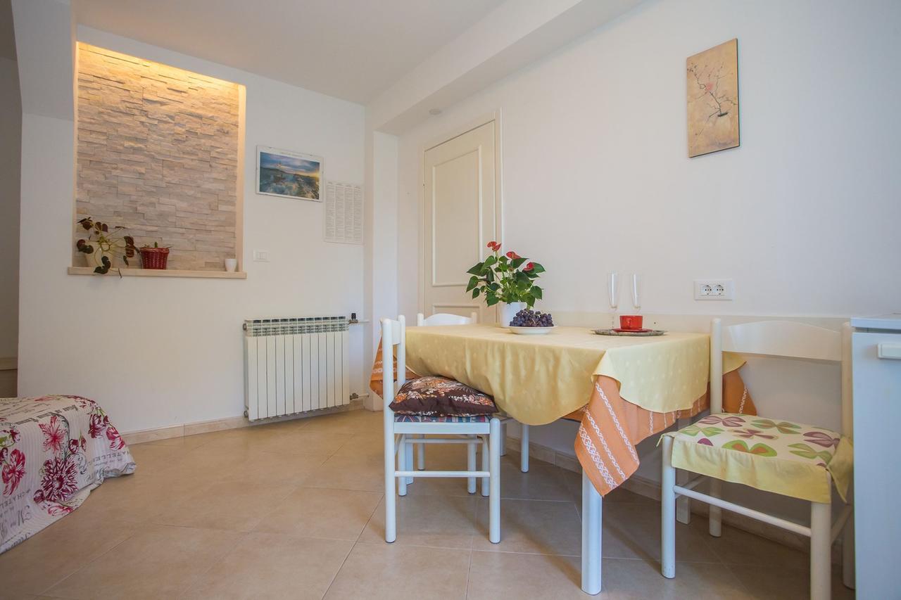 App. Fiorela Hotel Poreč Eksteriør billede