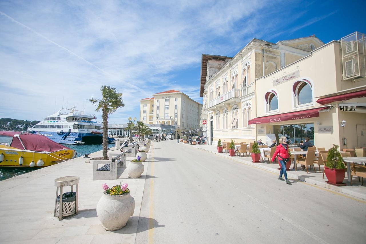 App. Fiorela Hotel Poreč Eksteriør billede