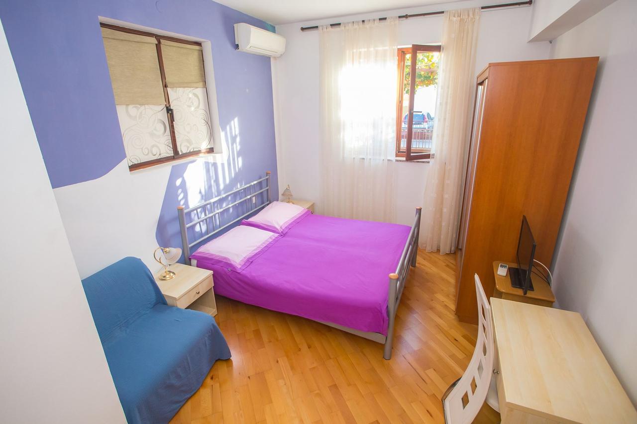App. Fiorela Hotel Poreč Eksteriør billede